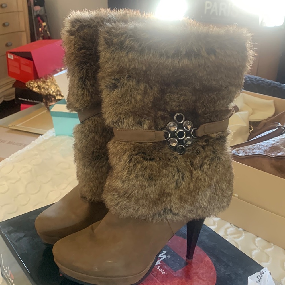 Luichiny faux fur taupe boots